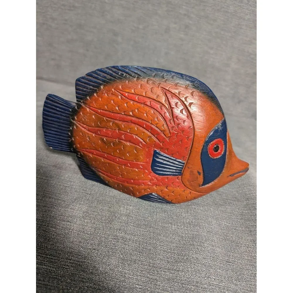 Pair‎ Of Hand Carved Wooden Fish Figures 10